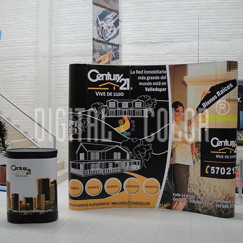 Wall Pop Up 3x3 Curved Skyline Backing Publicitario